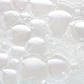 COMO PREVENIR E CUIDAR DAS ESPINHAS COM UMA ROTINA DE LIMPEZA DA PELE