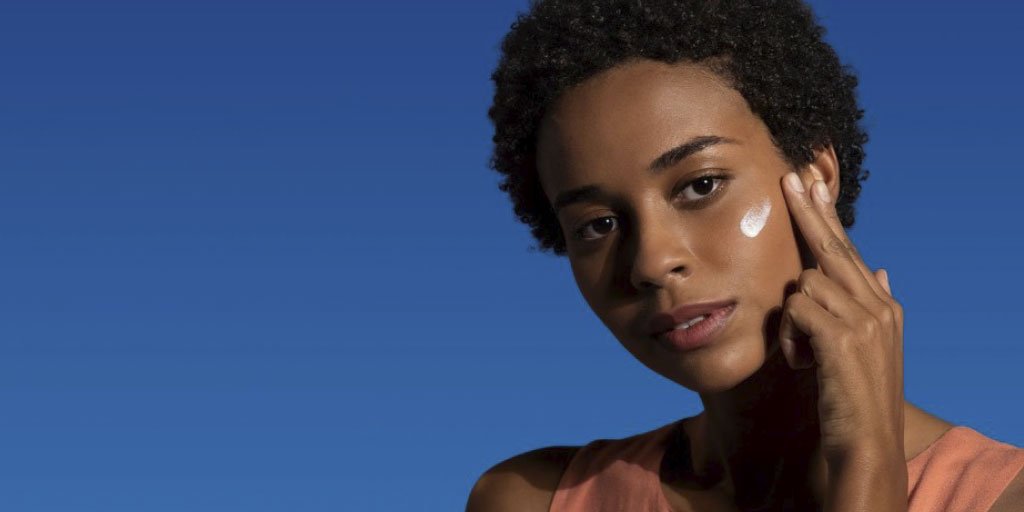 Imagem modelo | Aplicação Ultra Cover | La Roche-Posay